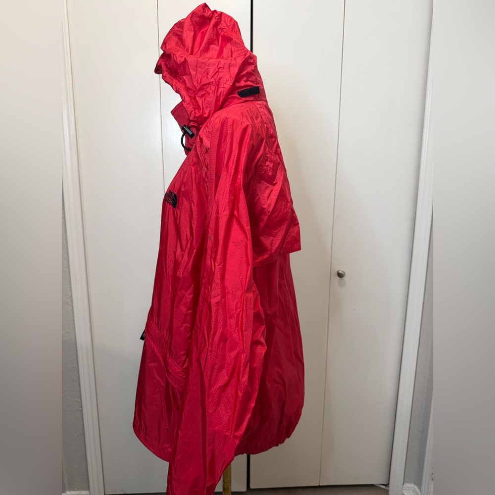 The North Face Men’s Vibrant Red Ski Jacket Waterproof - Picture 6 of 13